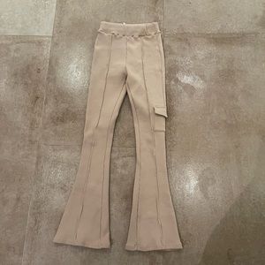 Thick manier de voir tan pants (have a matching shirt). So comfortable.